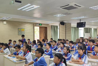 深圳市育贤小学户外活动场地