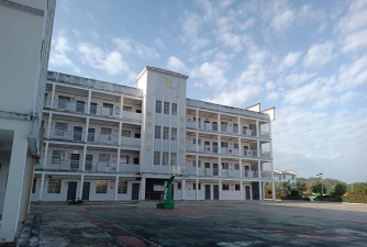 碧里乡牛坑中学户外活动场地