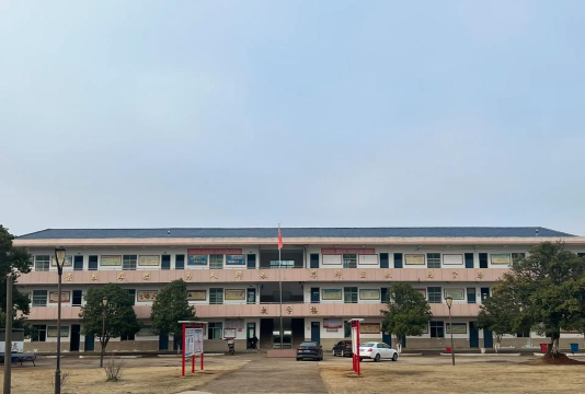 梅铺初中户外活动场地