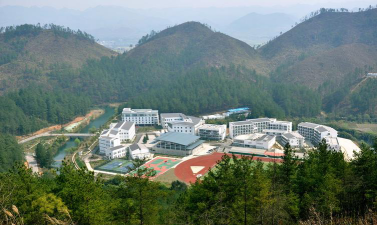 贵州盛华职业学院户外活动场地