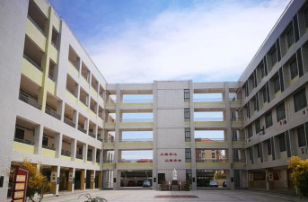 莲河中学户外活动场地