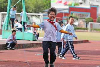 南宁市兴宁区鸡村第一小学户外活动场地