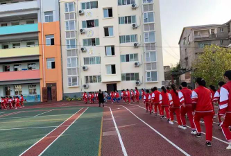 苍溪县白桥镇中心小学校户外活动场地