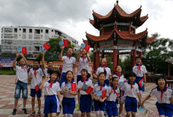 内江市东兴区九龙小学户外活动场地