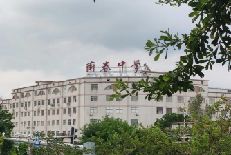 霞春中学户外活动场地