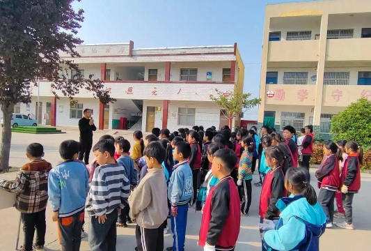 富平县齐村乡初级中学户外活动场地