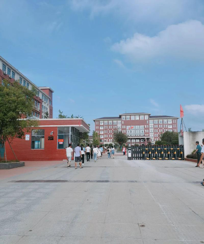 二中户外活动场地