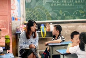 顺庆区人民东路小学户外活动场地