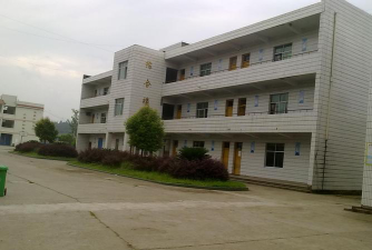 蓬安县睦坝乡中心小学校户外活动场地