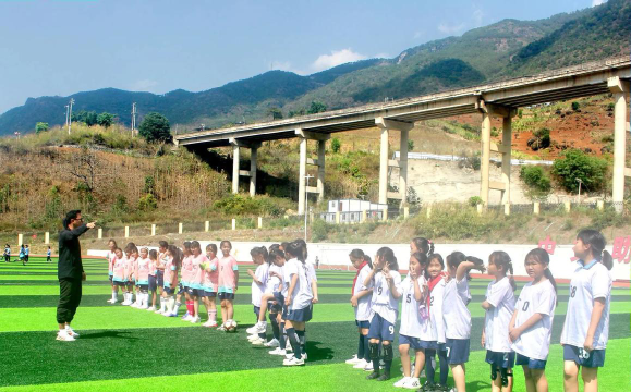 怒江州实验小学户外活动场地