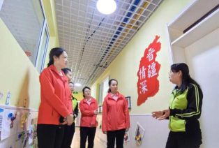 新疆兵团农六师土墩子农场中心幼儿园户外活动场地