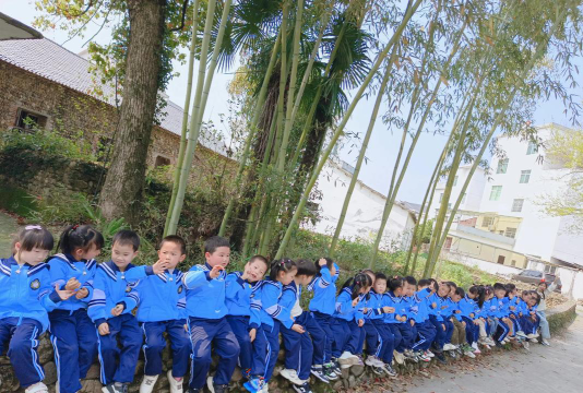 闽清县白樟镇樟山村幼儿园户外活动场地