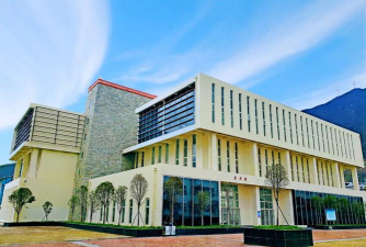 阿坝职业学院户外活动场地