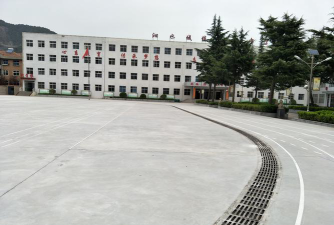 金寨县张冲初级职业中学户外活动场地