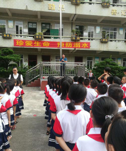 玉州区名山中心小学户外活动场地