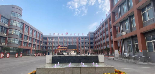 洛阳市第四十八中学户外活动场地