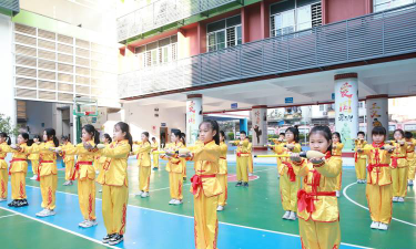 深圳市罗湖区人民小学户外活动场地