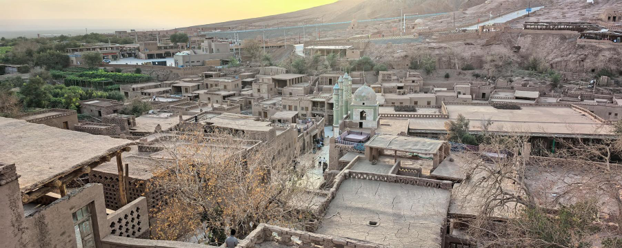 吐峪沟乡火焰山小学户外活动场地