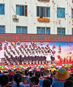 荣昌县昌元镇太阳浩小学户外活动场地