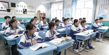 克拉玛依市第三中学户外活动场地