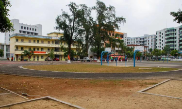 白沙镇萃英中学户外活动场地