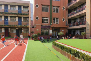 西安市雁塔区科创路小学户外活动场地