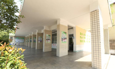 杨梅塘小学户外活动场地