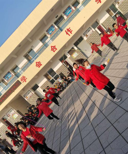 新乡市小店工业园区樊庄学校户外活动场地
