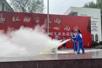成都市万春实验学校户外活动场地