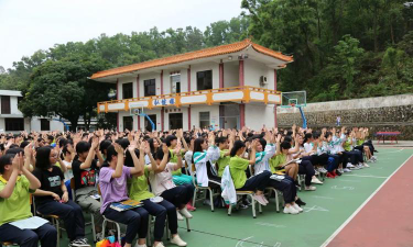 毛坝河镇初级中学户外活动场地