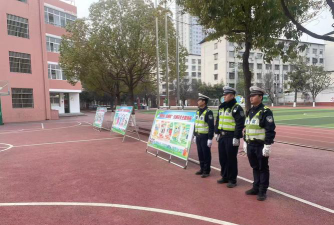 乌鲁木齐市第六十五小学户外活动场地