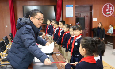 平昌县石垭小学红花后勤服务部户外活动场地