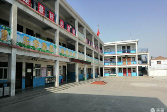 当阳完小户外活动场地