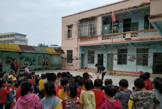 廉江市河唇镇中心幼儿园户外活动场地