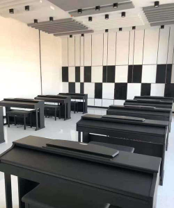 庆阳市西峰区融艺学艺术培训学校有限公司户外活动场地