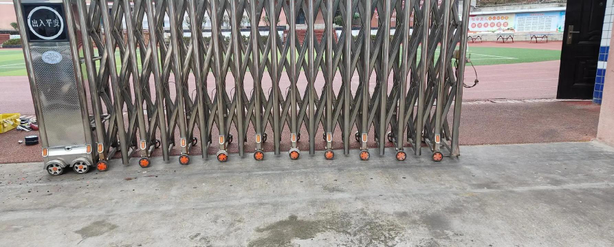 息烽县温泉小学户外活动场地