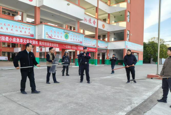 东皇育才学校户外活动场地