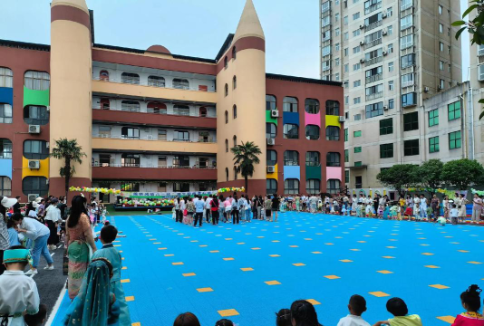 坪上镇西石河幼儿园户外活动场地