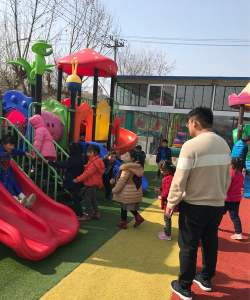 信丰县正平镇新世纪幼儿园户外活动场地