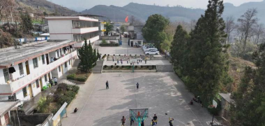 六枝特区平寨镇堕社小学户外活动场地