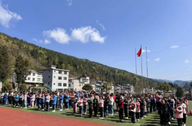 会宁县新添乡中心小学户外活动场地