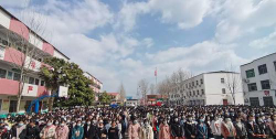 河南省许昌市鄢陵县马坊乡一中户外活动场地