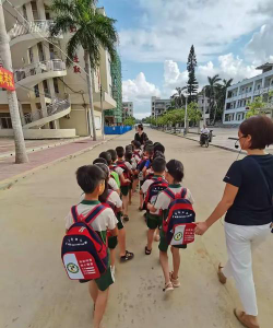 草潭镇小乖乖幼儿园户外活动场地