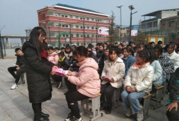 卢氏县杜关中学户外活动场地