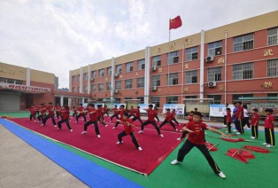 义马文武学校户外活动场地
