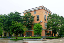 北师大翰林实验学校户外活动场地