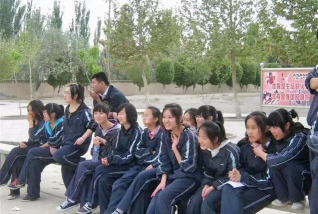 巴州石油三中户外活动场地