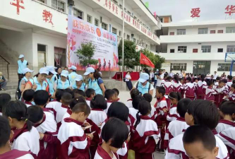 西秀区东屯乡东屯初级中学户外活动场地