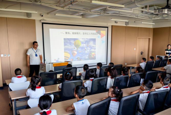 昌吉州实验小学户外活动场地