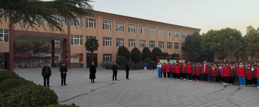 唐河县昝岗乡第三初级中学户外活动场地